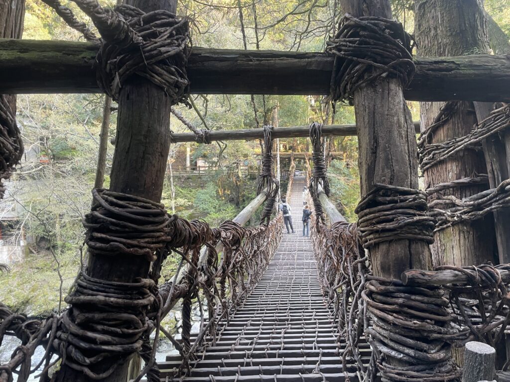 祖谷のかずら橋渡口