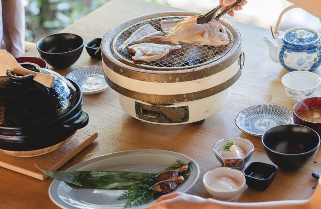 七輪で干物を焼くスタイル