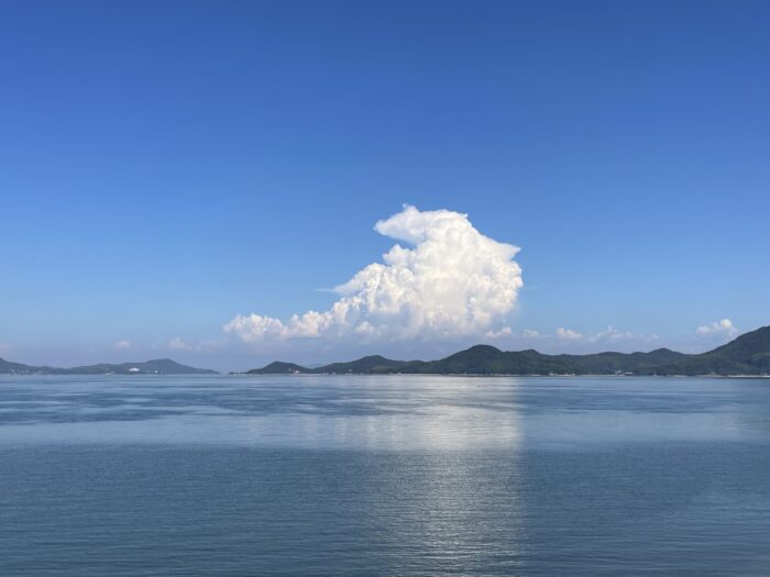 瀬戸内海の空と海