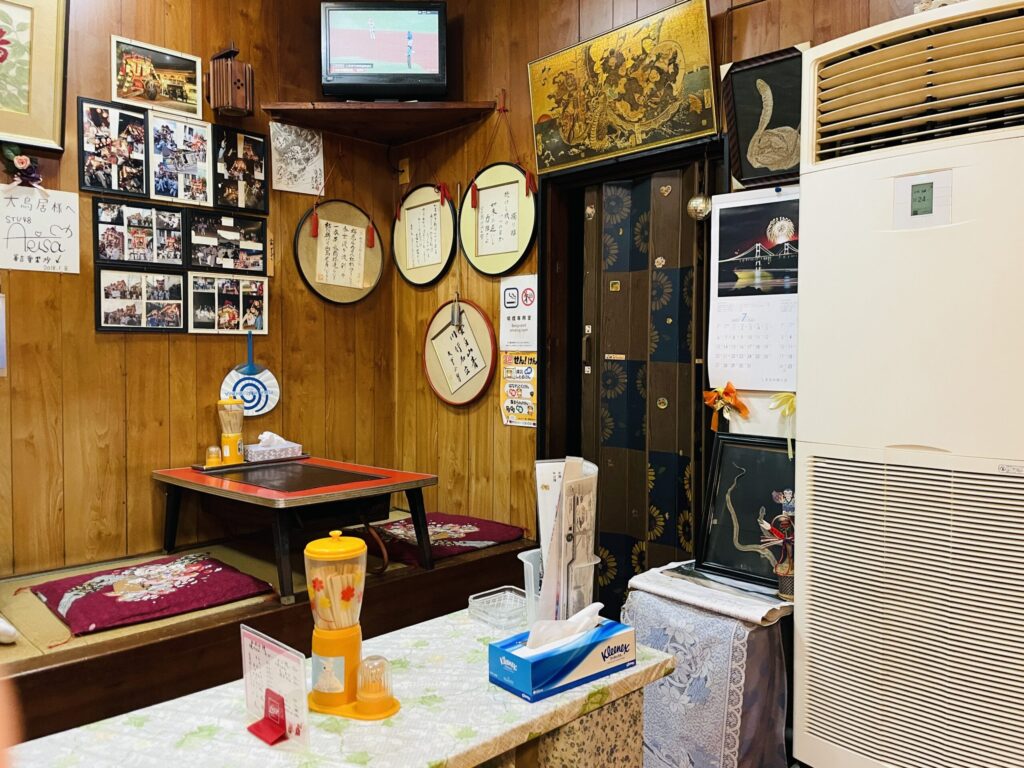 大鳥居の店内
