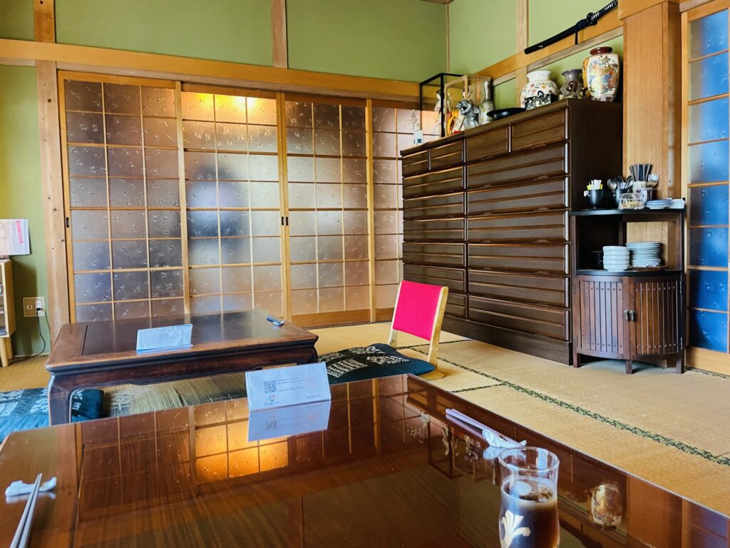 純和風の店内