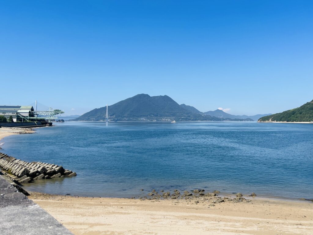 多々羅大橋が小さく見える