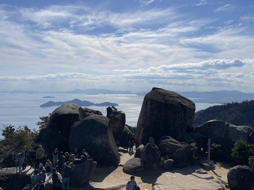 弥山山頂からの絶景