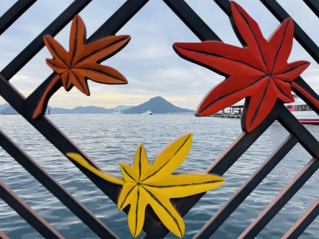 広島港 もみじ模様、安芸小藤 似島