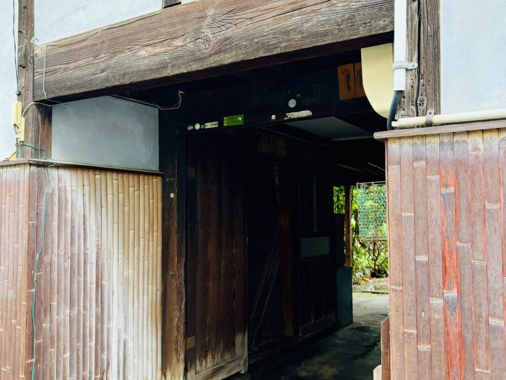 長屋　古い建物